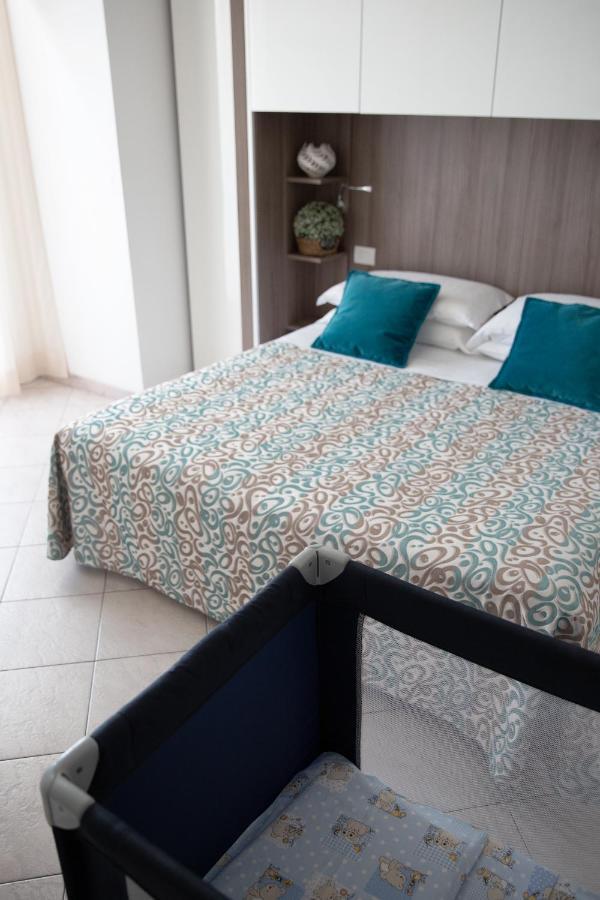Hotel Sole Cattolica Esterno foto