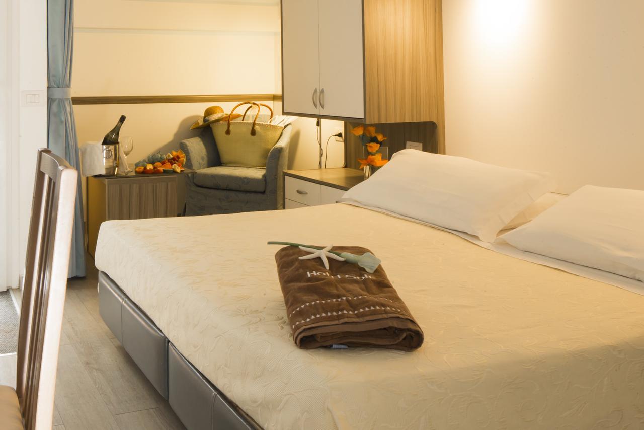 Hotel Sole Cattolica Esterno foto