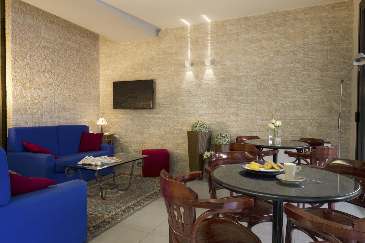 Hotel Sole Cattolica Esterno foto