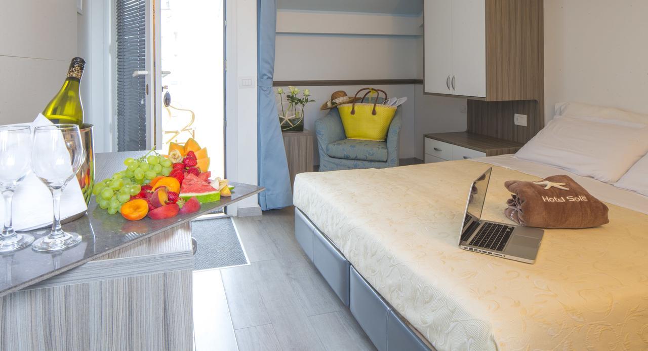 Hotel Sole Cattolica Esterno foto