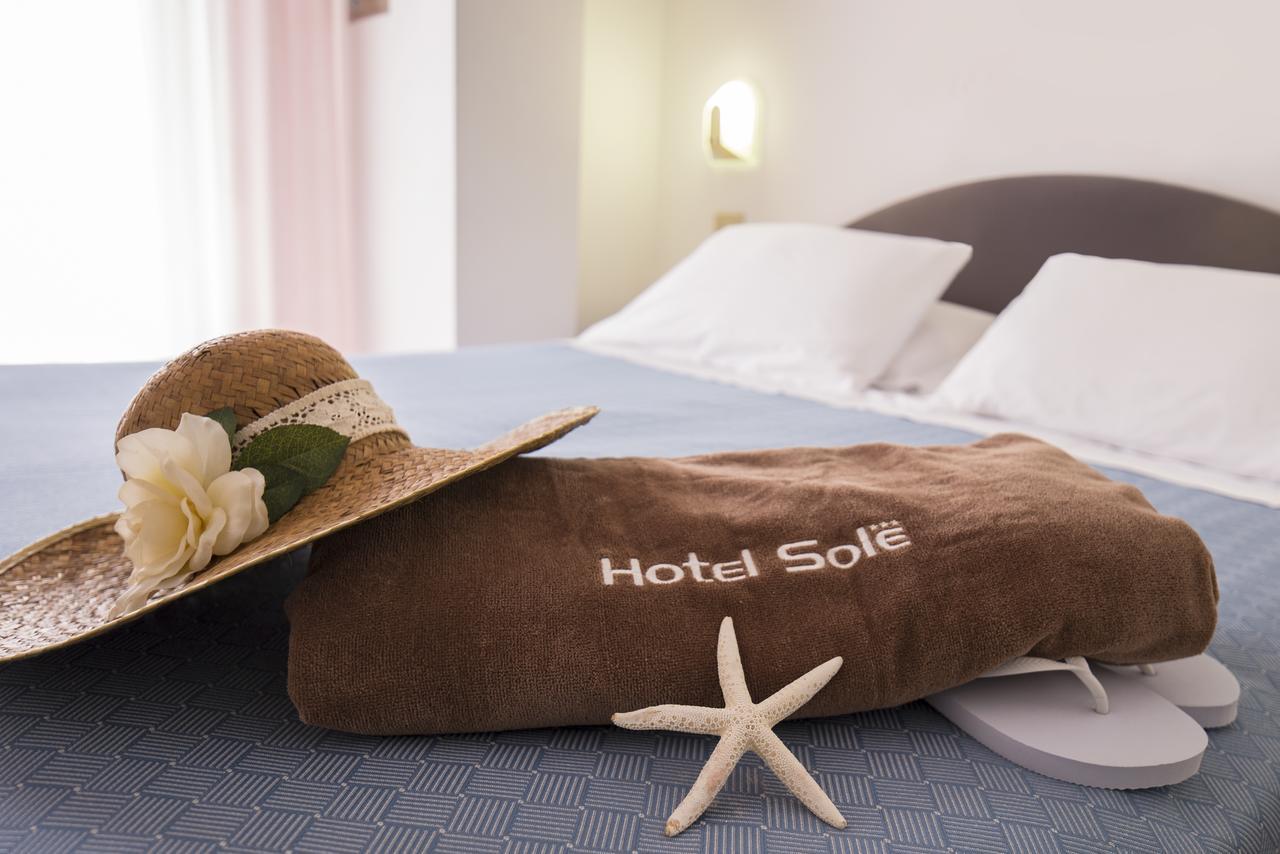 Hotel Sole Cattolica Esterno foto